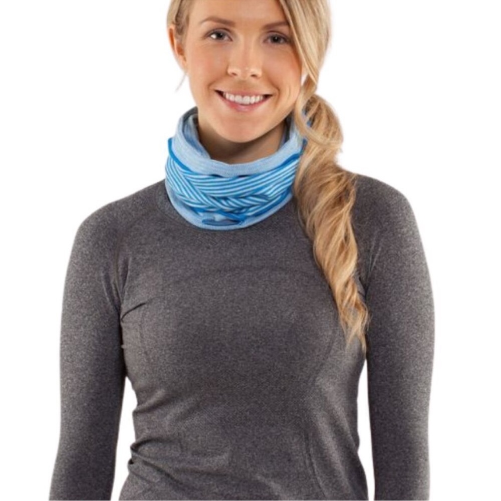 🍋SALE🍋 Lululemon Womens One Size Reversible Neck Warmer Blue Stripe